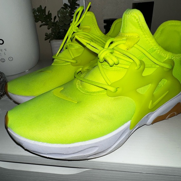 NIKE REACT PRESTO ‘VOLT’ NEON TENNIS SHOES - Picture 4 of 11